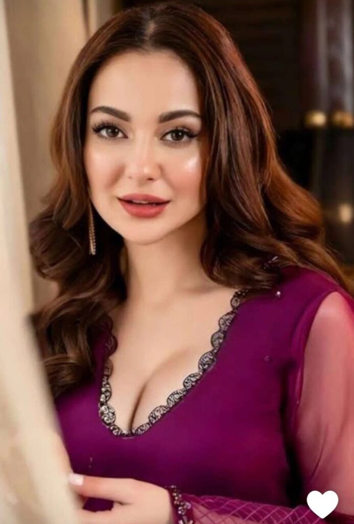 Hania Aamir Hot Photos