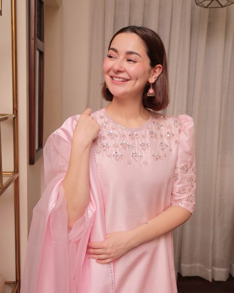 Hania Amir Biography