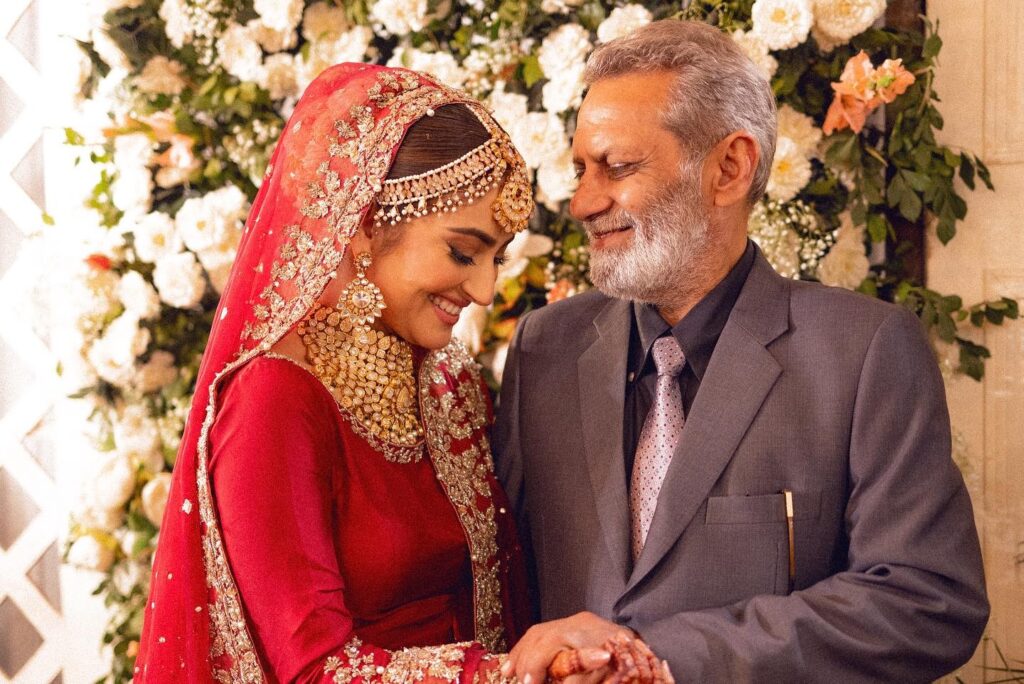 Hiba Bukhari father name, biography, and family details