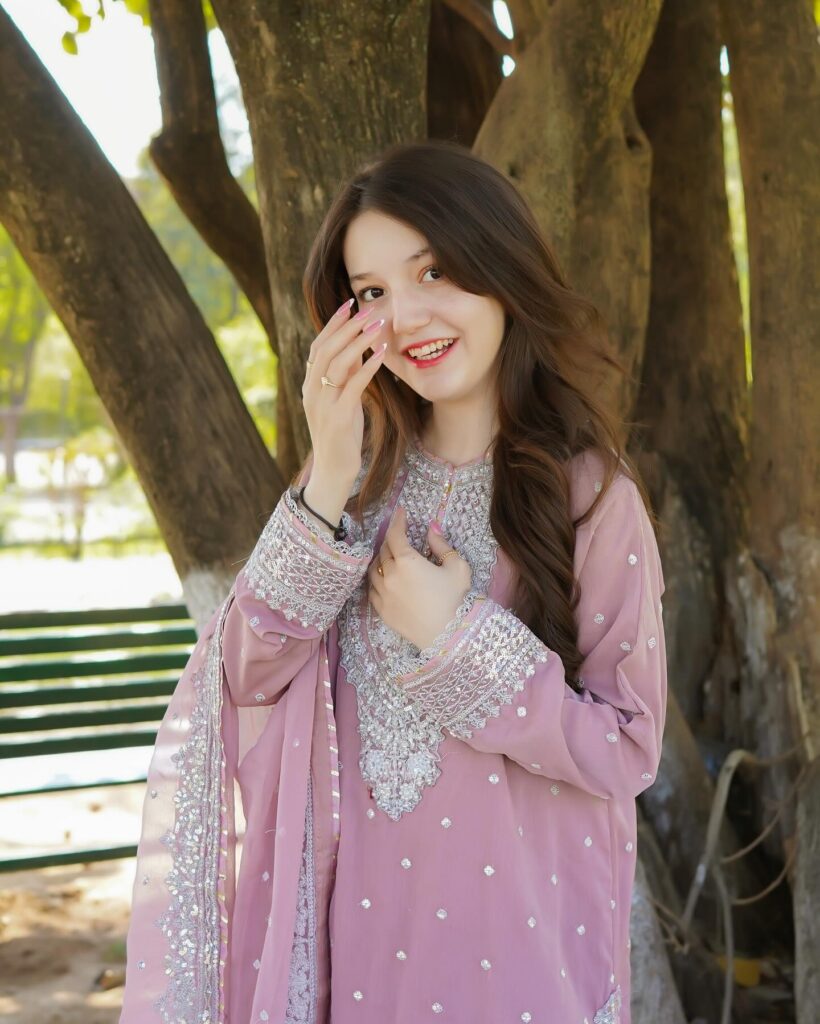 Sana Yousaf Instagram